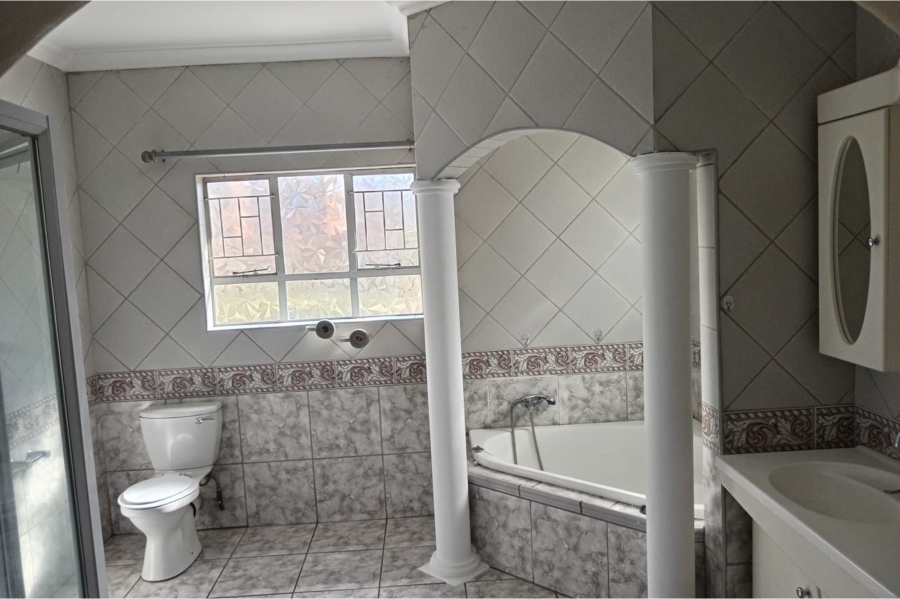 3 Bedroom Property for Sale in Safari Gardens North West